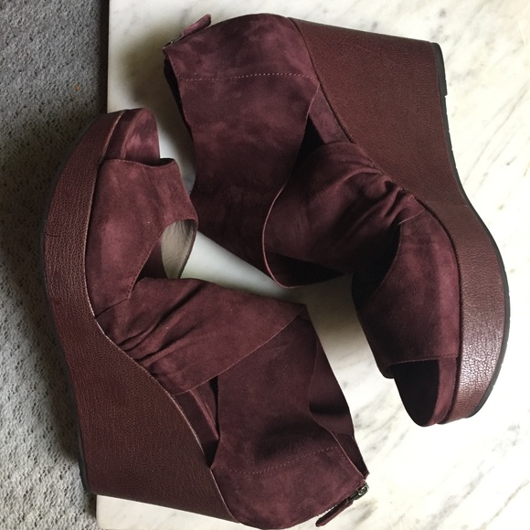 Eileen Fisher Draw Draped Suede Wedge - Picture 4 of 8